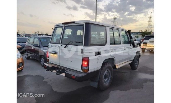 Buy Import Toyota Land Cruiser White Car in Import - Dubai in Attapeu Province Buy Import Toyota Land Cruiser White Car in Import - Dubai in Attapeu Province