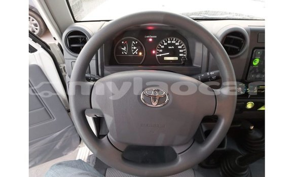 Buy Import Toyota Land Cruiser White Car in Import - Dubai in Attapeu Province Buy Import Toyota Land Cruiser White Car in Import - Dubai in Attapeu Province
