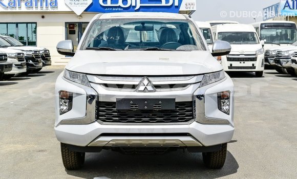 Buy Import Mitsubishi L200 White Car in Import - Dubai in Attapeu Province Buy Import Mitsubishi L200 White Car in Import - Dubai in Attapeu Province