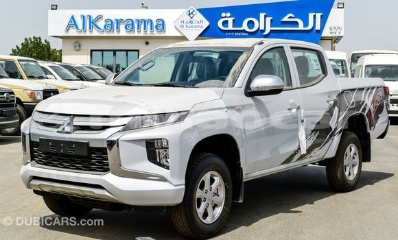Buy Import Mitsubishi L200 White Car in Import - Dubai in Attapeu Province Buy Import Mitsubishi L200 White Car in Import - Dubai in Attapeu Province
