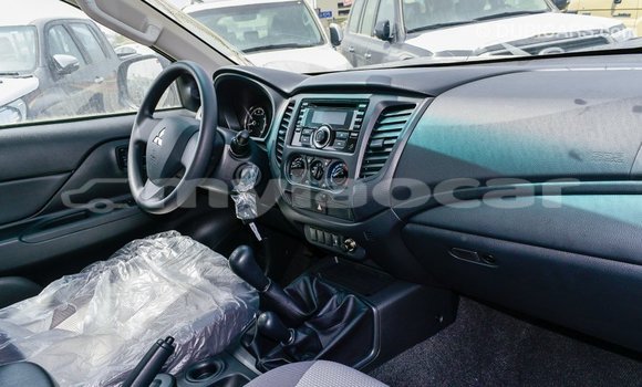 Buy Import Mitsubishi L200 White Car in Import - Dubai in Attapeu Province Buy Import Mitsubishi L200 White Car in Import - Dubai in Attapeu Province