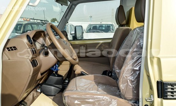Buy Import Toyota Land Cruiser Beige Car in Import - Dubai in Attapeu Province Buy Import Toyota Land Cruiser Beige Car in Import - Dubai in Attapeu Province