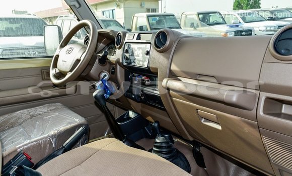 Buy Import Toyota Land Cruiser Beige Car in Import - Dubai in Attapeu Province Buy Import Toyota Land Cruiser Beige Car in Import - Dubai in Attapeu Province