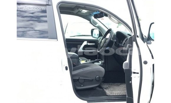 Buy Import Toyota Land Cruiser White Car in Import - Dubai in Attapeu Province Buy Import Toyota Land Cruiser White Car in Import - Dubai in Attapeu Province