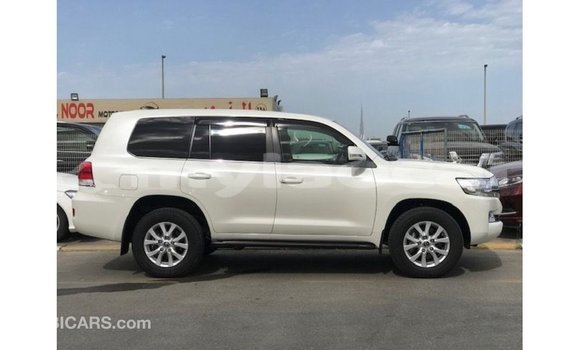 Buy Import Toyota Land Cruiser White Car in Import - Dubai in Attapeu Province Buy Import Toyota Land Cruiser White Car in Import - Dubai in Attapeu Province
