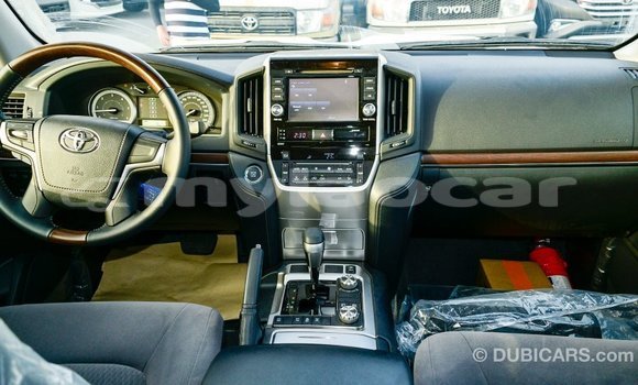 Buy Import Toyota Land Cruiser White Car in Import - Dubai in Attapeu Province Buy Import Toyota Land Cruiser White Car in Import - Dubai in Attapeu Province