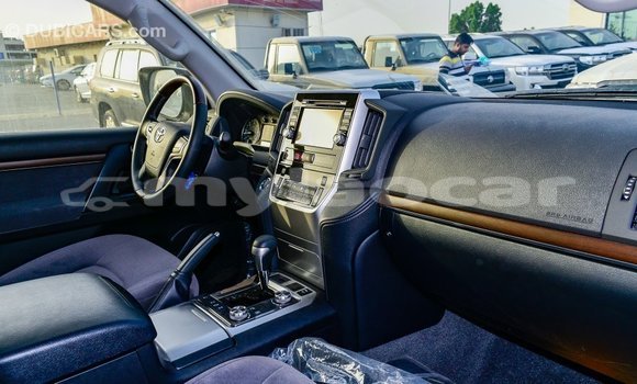 Buy Import Toyota Land Cruiser White Car in Import - Dubai in Attapeu Province Buy Import Toyota Land Cruiser White Car in Import - Dubai in Attapeu Province