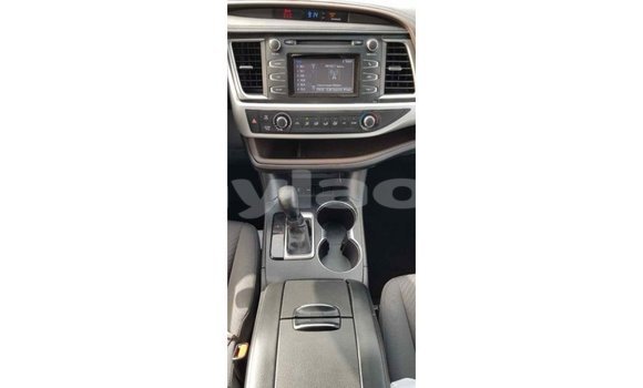 Buy Import Toyota Highlander Brown Car in Import - Dubai in Attapeu Province Buy Import Toyota Highlander Brown Car in Import - Dubai in Attapeu Province