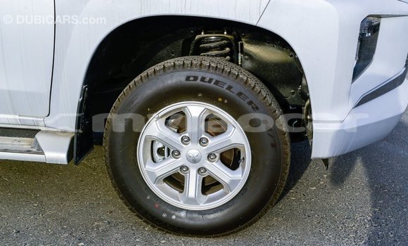 Buy Import Mitsubishi L200 White Car in Import - Dubai in Attapeu Province Buy Import Mitsubishi L200 White Car in Import - Dubai in Attapeu Province