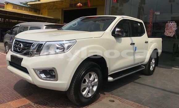 Buy Used Nissan Navara White Car in Vientiane in Vientiane Province