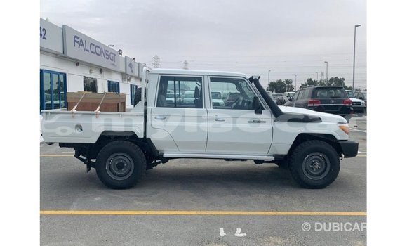 Buy Import Toyota Land Cruiser White Car in Import - Dubai in Attapeu Province Buy Import Toyota Land Cruiser White Car in Import - Dubai in Attapeu Province