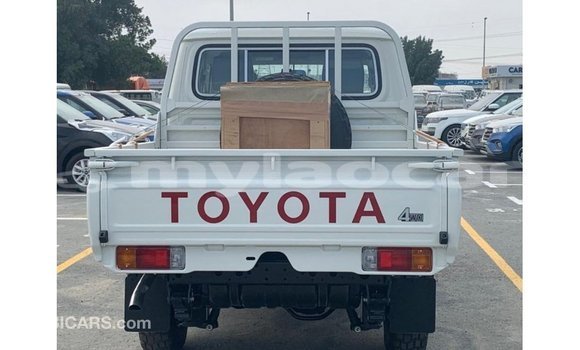 Buy Import Toyota Land Cruiser White Car in Import - Dubai in Attapeu Province Buy Import Toyota Land Cruiser White Car in Import - Dubai in Attapeu Province