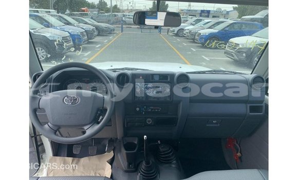 Buy Import Toyota Land Cruiser White Car in Import - Dubai in Attapeu Province Buy Import Toyota Land Cruiser White Car in Import - Dubai in Attapeu Province