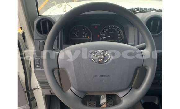 Buy Import Toyota Land Cruiser White Car in Import - Dubai in Attapeu Province Buy Import Toyota Land Cruiser White Car in Import - Dubai in Attapeu Province