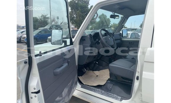 Buy Import Toyota Land Cruiser White Car in Import - Dubai in Attapeu Province Buy Import Toyota Land Cruiser White Car in Import - Dubai in Attapeu Province