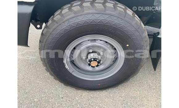 Buy Import Toyota Land Cruiser White Car in Import - Dubai in Attapeu Province Buy Import Toyota Land Cruiser White Car in Import - Dubai in Attapeu Province