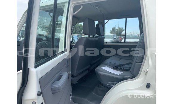 Buy Import Toyota Land Cruiser White Car in Import - Dubai in Attapeu Province Buy Import Toyota Land Cruiser White Car in Import - Dubai in Attapeu Province