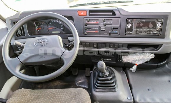 Buy Import Toyota Coaster White Car in Import - Dubai in Attapeu Province Buy Import Toyota Coaster White Car in Import - Dubai in Attapeu Province