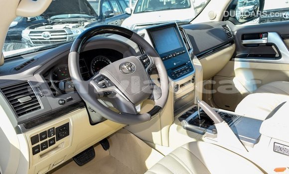 Buy Import Toyota Land Cruiser White Car in Import - Dubai in Attapeu Province Buy Import Toyota Land Cruiser White Car in Import - Dubai in Attapeu Province
