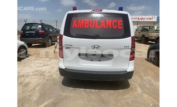 Buy Import Hyundai Accent White Car in Import - Dubai in Attapeu Province Buy Import Hyundai Accent White Car in Import - Dubai in Attapeu Province