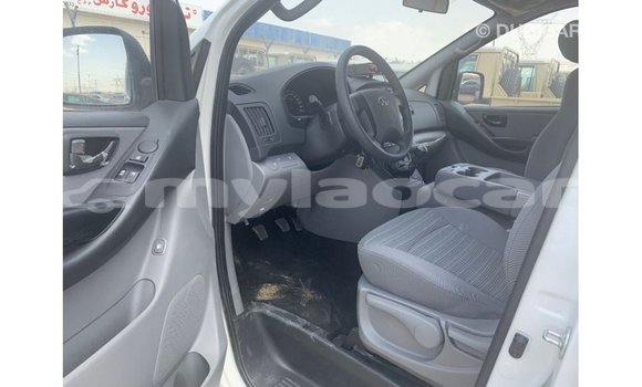 Buy Import Hyundai Accent White Car in Import - Dubai in Attapeu Province Buy Import Hyundai Accent White Car in Import - Dubai in Attapeu Province