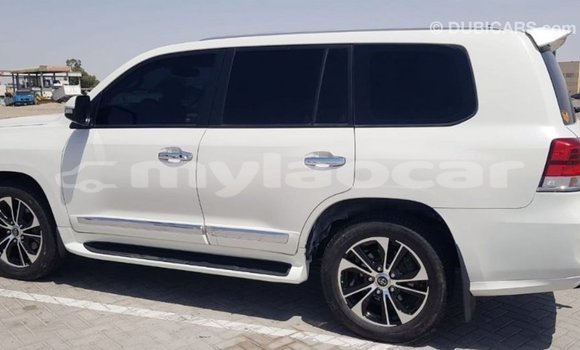 Buy Import Toyota Land Cruiser White Car in Import - Dubai in Attapeu Province Buy Import Toyota Land Cruiser White Car in Import - Dubai in Attapeu Province