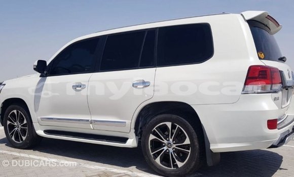 Buy Import Toyota Land Cruiser White Car in Import - Dubai in Attapeu Province Buy Import Toyota Land Cruiser White Car in Import - Dubai in Attapeu Province