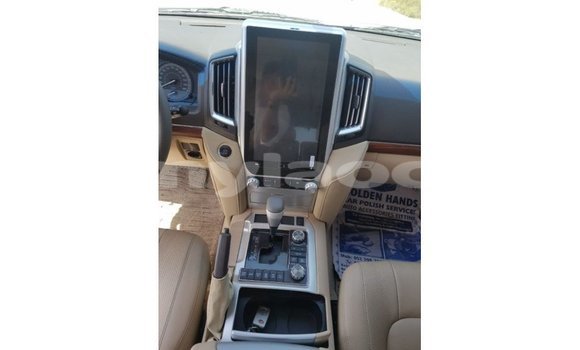 Buy Import Toyota Land Cruiser White Car in Import - Dubai in Attapeu Province Buy Import Toyota Land Cruiser White Car in Import - Dubai in Attapeu Province