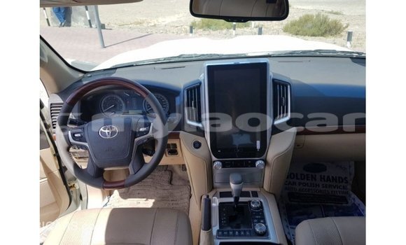Buy Import Toyota Land Cruiser White Car in Import - Dubai in Attapeu Province Buy Import Toyota Land Cruiser White Car in Import - Dubai in Attapeu Province