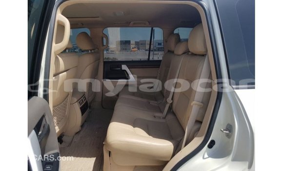 Buy Import Toyota Land Cruiser White Car in Import - Dubai in Attapeu Province Buy Import Toyota Land Cruiser White Car in Import - Dubai in Attapeu Province