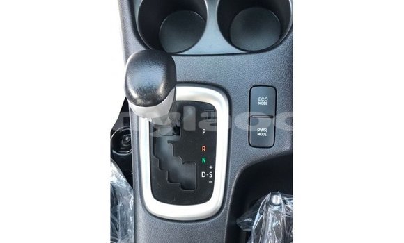Acheter Import Voiture Toyota Hilux Autre à Import - Dubai, Attapeu Province Acheter Import Voiture Toyota Hilux Autre à Import - Dubai, Attapeu Province