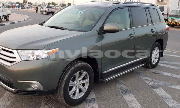 Buy Import Toyota Highlander Green Car in Import - Dubai in Attapeu Province Buy Import Toyota Highlander Green Car in Import - Dubai in Attapeu Province