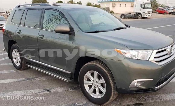 Buy Import Toyota Highlander Green Car in Import - Dubai in Attapeu Province Buy Import Toyota Highlander Green Car in Import - Dubai in Attapeu Province