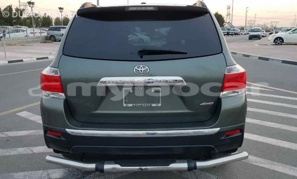 Buy Import Toyota Highlander Green Car in Import - Dubai in Attapeu Province Buy Import Toyota Highlander Green Car in Import - Dubai in Attapeu Province