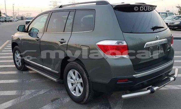 Buy Import Toyota Highlander Green Car in Import - Dubai in Attapeu Province Buy Import Toyota Highlander Green Car in Import - Dubai in Attapeu Province