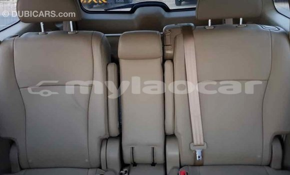 Buy Import Toyota Highlander Green Car in Import - Dubai in Attapeu Province Buy Import Toyota Highlander Green Car in Import - Dubai in Attapeu Province