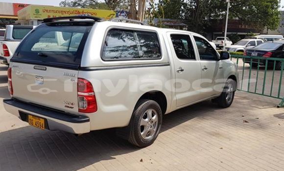 Buy Used Toyota Hilux Silver Car in Vientiane in Vientiane Province Buy Used Toyota Hilux Silver Car in Vientiane in Vientiane Province