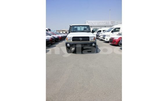 Buy Import Toyota Land Cruiser Beige Car in Import - Dubai in Attapeu Province Buy Import Toyota Land Cruiser Beige Car in Import - Dubai in Attapeu Province