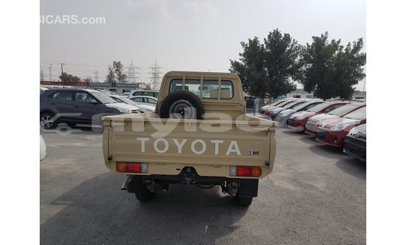 Buy Import Toyota Land Cruiser Beige Car in Import - Dubai in Attapeu Province Buy Import Toyota Land Cruiser Beige Car in Import - Dubai in Attapeu Province