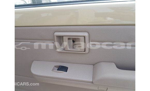 Buy Import Toyota Land Cruiser Beige Car in Import - Dubai in Attapeu Province Buy Import Toyota Land Cruiser Beige Car in Import - Dubai in Attapeu Province