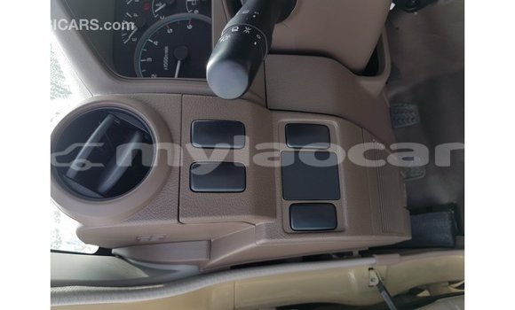 Buy Import Toyota Land Cruiser Beige Car in Import - Dubai in Attapeu Province Buy Import Toyota Land Cruiser Beige Car in Import - Dubai in Attapeu Province