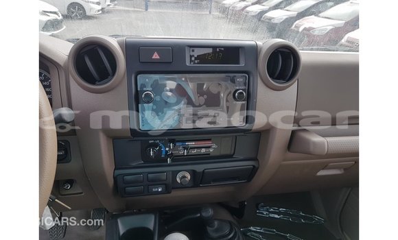 Buy Import Toyota Land Cruiser Beige Car in Import - Dubai in Attapeu Province Buy Import Toyota Land Cruiser Beige Car in Import - Dubai in Attapeu Province