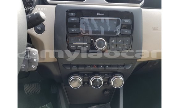 Buy Import Renault Duster Green Car in Import - Dubai in Attapeu Province Buy Import Renault Duster Green Car in Import - Dubai in Attapeu Province