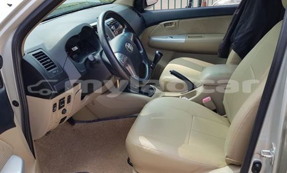 Buy Used Toyota Hilux Silver Car in Vientiane in Vientiane Province Buy Used Toyota Hilux Silver Car in Vientiane in Vientiane Province