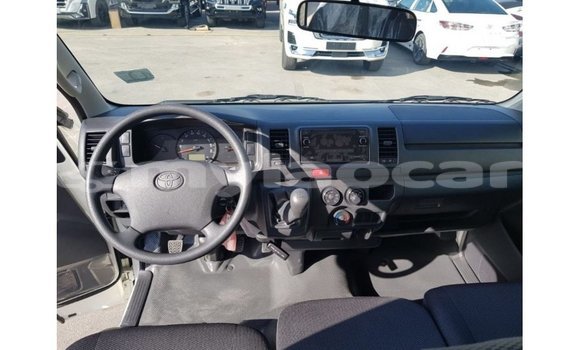 Buy Import Toyota Hiace White Car in Import - Dubai in Attapeu Province Buy Import Toyota Hiace White Car in Import - Dubai in Attapeu Province