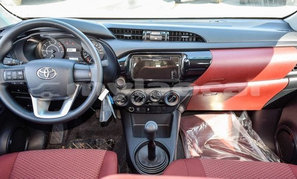 Buy Import Toyota Hilux White Car in Import - Dubai in Attapeu Province Buy Import Toyota Hilux White Car in Import - Dubai in Attapeu Province