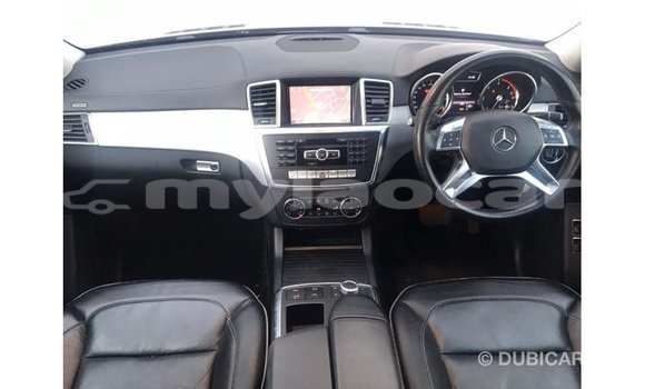 Buy Import Mercedes-Benz 190 (W201) Red Car in Import - Dubai in Attapeu Province Buy Import Mercedes-Benz 190 (W201) Red Car in Import - Dubai in Attapeu Province