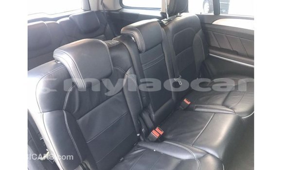 Buy Import Mercedes-Benz 190 (W201) Red Car in Import - Dubai in Attapeu Province Buy Import Mercedes-Benz 190 (W201) Red Car in Import - Dubai in Attapeu Province