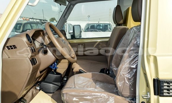 Buy Import Toyota Land Cruiser Beige Car in Import - Dubai in Attapeu Province Buy Import Toyota Land Cruiser Beige Car in Import - Dubai in Attapeu Province