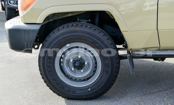 Buy Import Toyota Land Cruiser Beige Car in Import - Dubai in Attapeu Province Buy Import Toyota Land Cruiser Beige Car in Import - Dubai in Attapeu Province